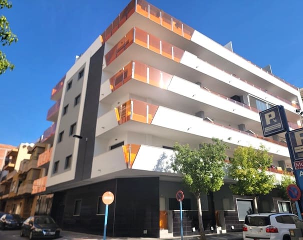 3 makuuhuone Huoneisto myytävänä paikassa Las Piscinas Naturales, Torrevieja mukana uima-altaan 
autotalli - 399 000 € (Ref: 10174476)