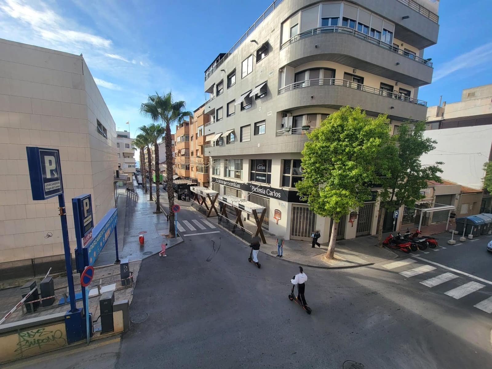 Apartamento de 3 habitaciones en Torrevieja en venta con piscina garaje - 399.000 € (Ref: 10174476)