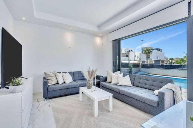 3 soverom Villa til salgs i Los Frutales, Torrevieja med svømmebasseng - € 749 900 (Ref: 10174480)