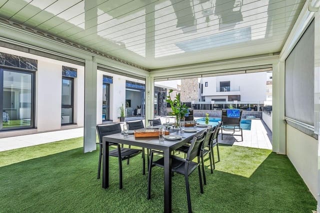 3 soverom Villa til salgs i Los Frutales, Torrevieja med svømmebasseng - € 749 900 (Ref: 10174480)