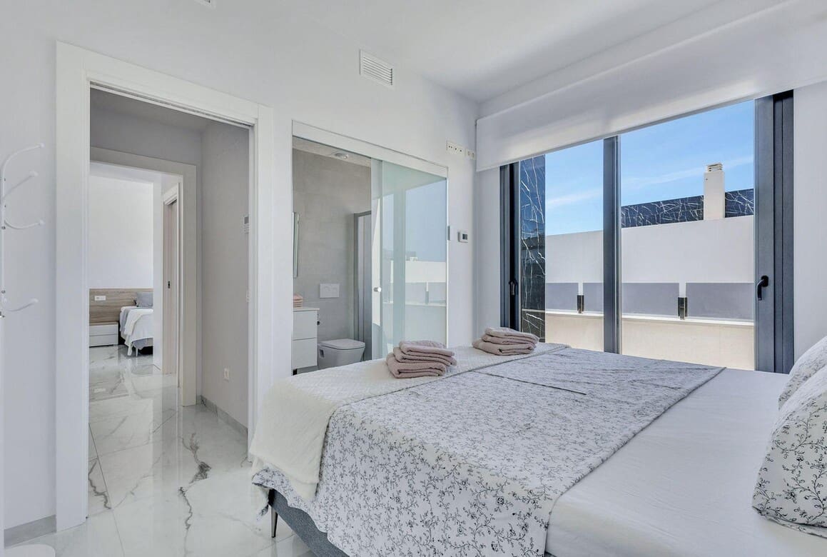 3 soverom Villa til salgs i Torrevieja med svømmebasseng - € 749 900 (Ref: 10174480)