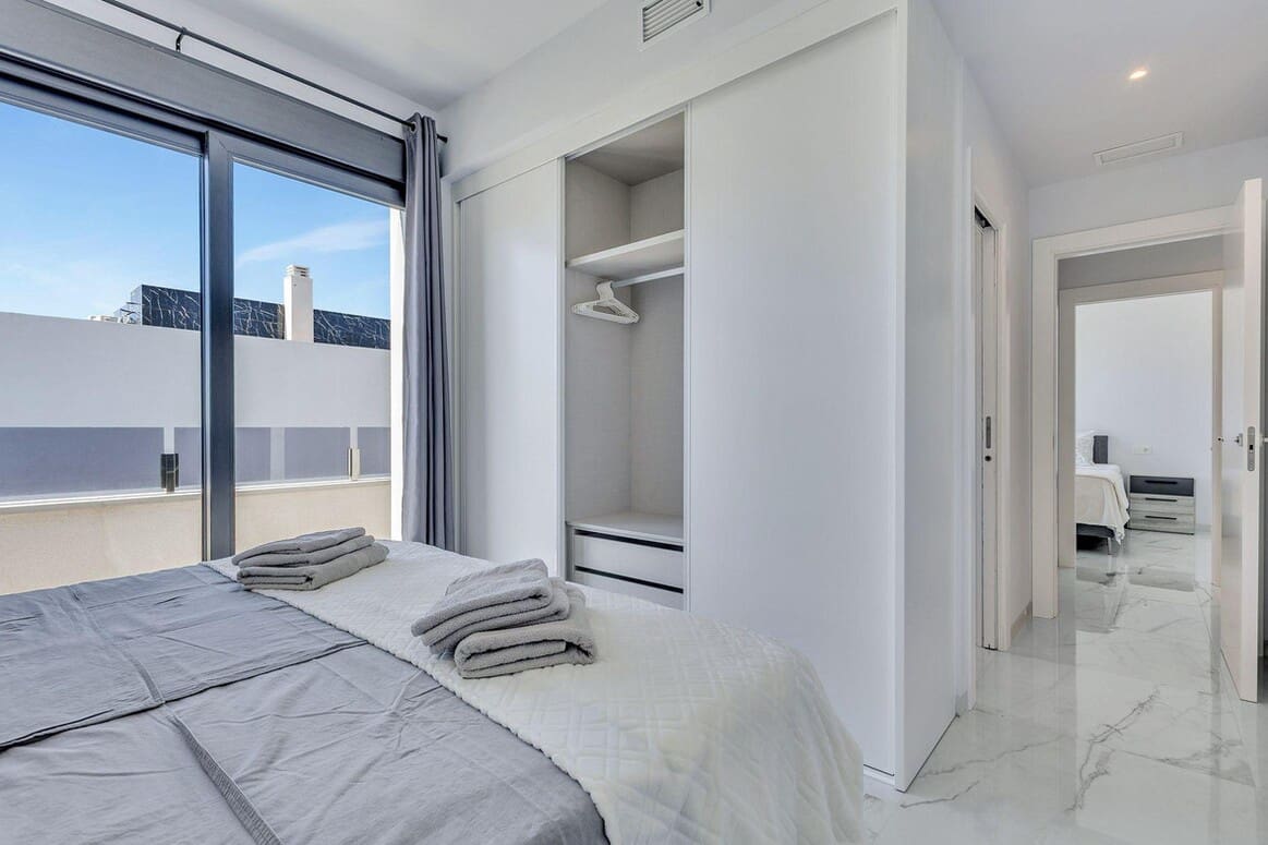3 soverom Villa til salgs i Torrevieja med svømmebasseng - € 749 900 (Ref: 10174480)