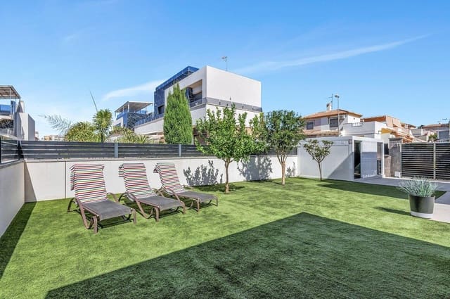 3 soverom Villa til salgs i Los Frutales, Torrevieja med svømmebasseng - € 749 900 (Ref: 10174480)