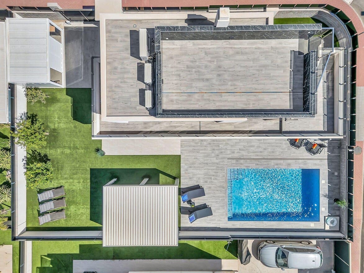 3 soverom Villa til salgs i Torrevieja med svømmebasseng - € 749 900 (Ref: 10174480)