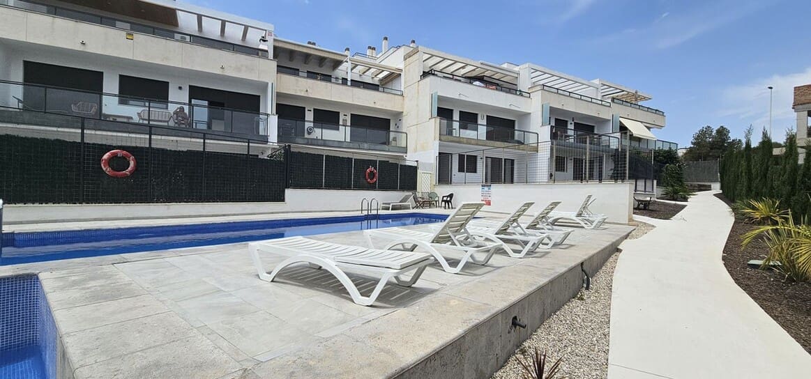 2 slaapkamer Appartement te koop in Orihuela met zwembad garage - € 230.000 (Ref: 10174482)