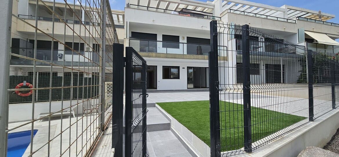 2 slaapkamer Appartement te koop in Orihuela met zwembad garage - € 230.000 (Ref: 10174482)