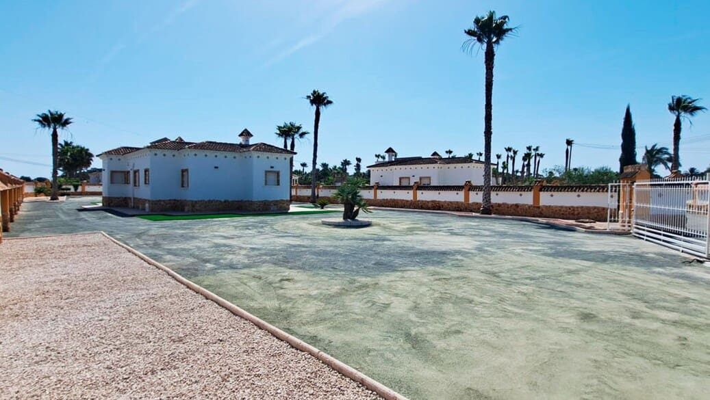 3 slaapkamer Villa te koop in Catral met garage - € 410.000 (Ref: 10174484)