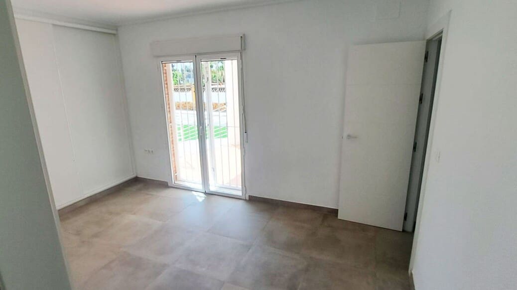 3 slaapkamer Villa te koop in Catral met garage - € 410.000 (Ref: 10174484)