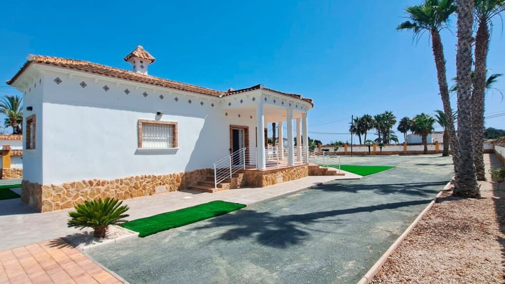 3 slaapkamer Villa te koop in Catral met garage - € 410.000 (Ref: 10174484)