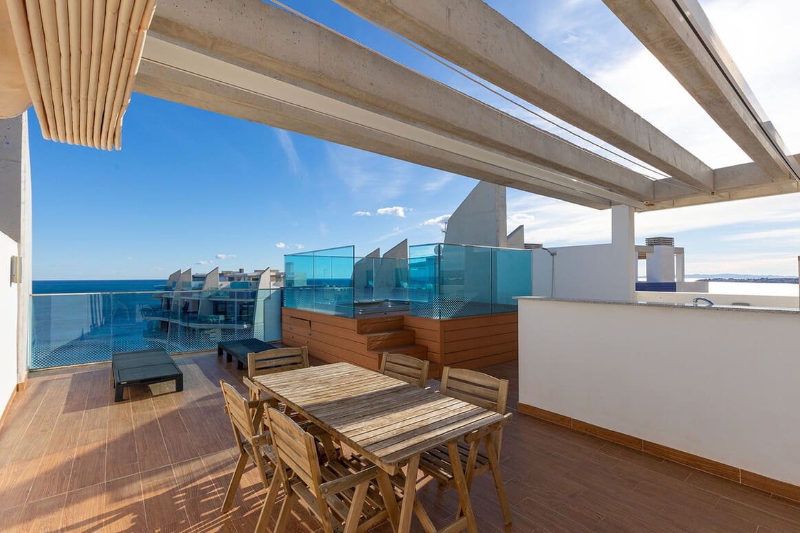 2 soveværelse Lejlighed til salg i Orihuela Costa med swimmingpool garage - € 665.000 (Ref: 10174485)