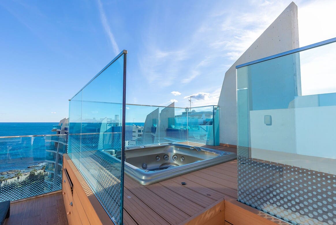 2 soveværelse Lejlighed til salg i Orihuela Costa med swimmingpool garage - € 665.000 (Ref: 10174485)