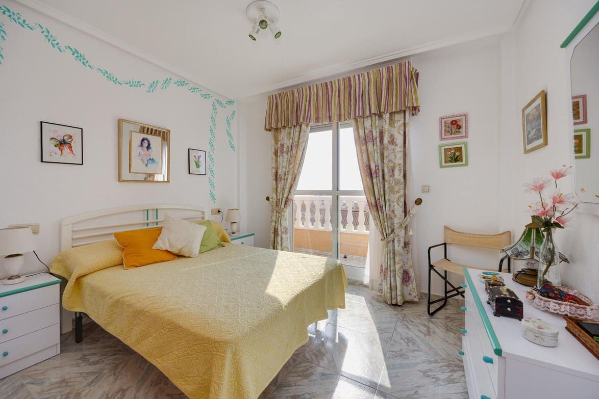2 soverom Leilighet til salgs i Torrevieja med svømmebasseng - € 208 000 (Ref: 10174921)