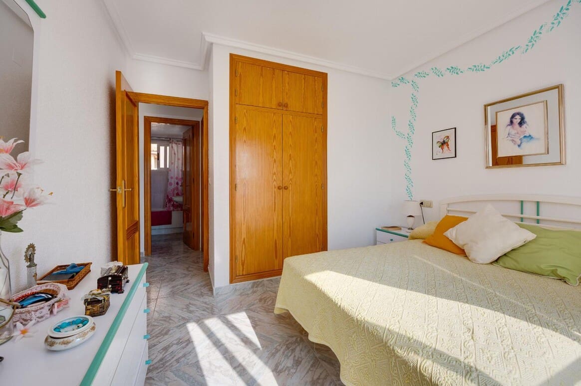 2 soverom Leilighet til salgs i Torrevieja med svømmebasseng - € 208 000 (Ref: 10174921)