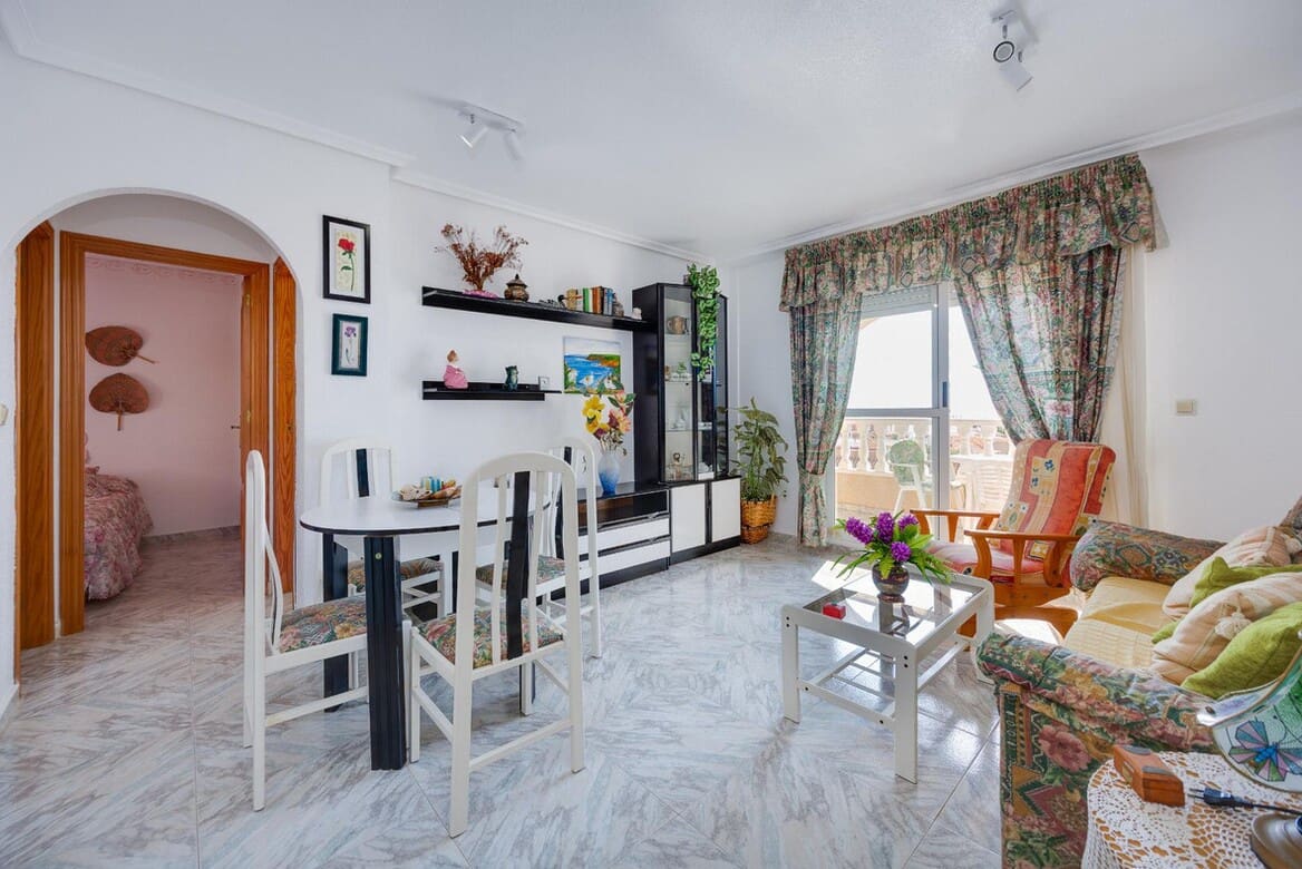 2 soverom Leilighet til salgs i Torrevieja med svømmebasseng - € 208 000 (Ref: 10174921)