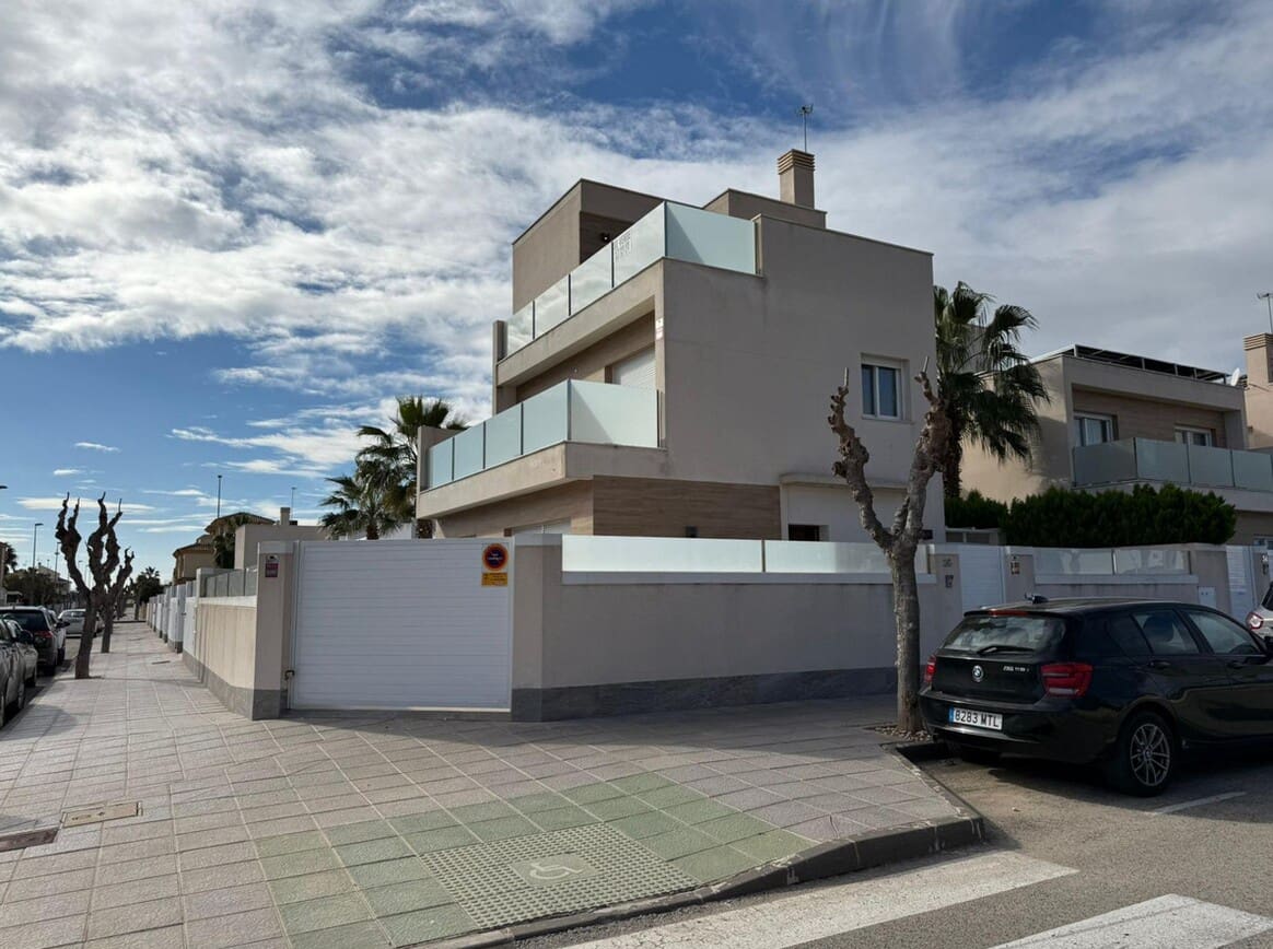 4 sypialnia Willa na sprzedaż w Pilar de la Horadada z garażem - 469 000 € (Ref: 10174923)