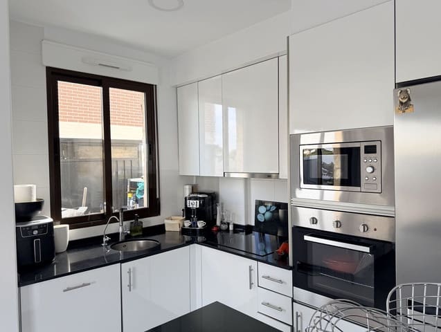 3 makuuhuone Huvila myytävänä paikassa Lomas de Cabo Roig - Los Dolses, Orihuela mukana uima-altaan 
autotalli - 334 000 € (Ref: 10174924)