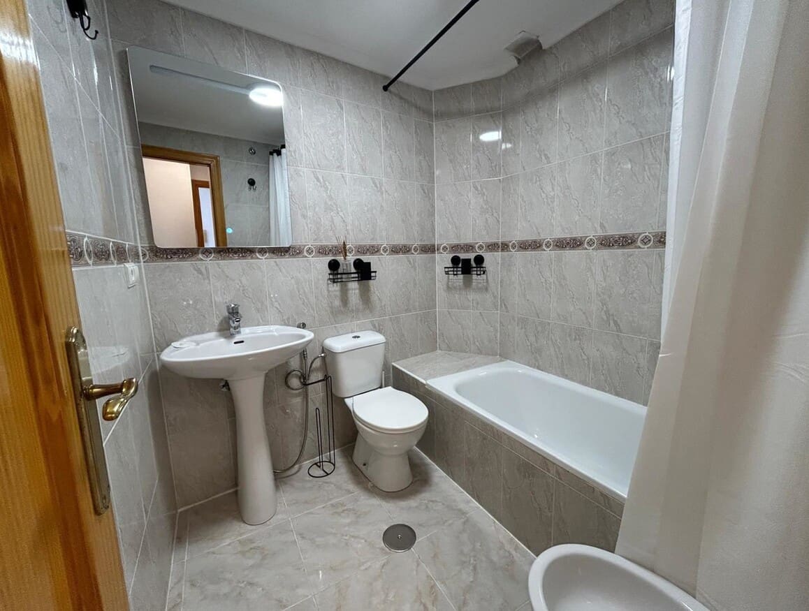 2 soverom Leilighet til salgs i Torrevieja - € 193 000 (Ref: 10174925)