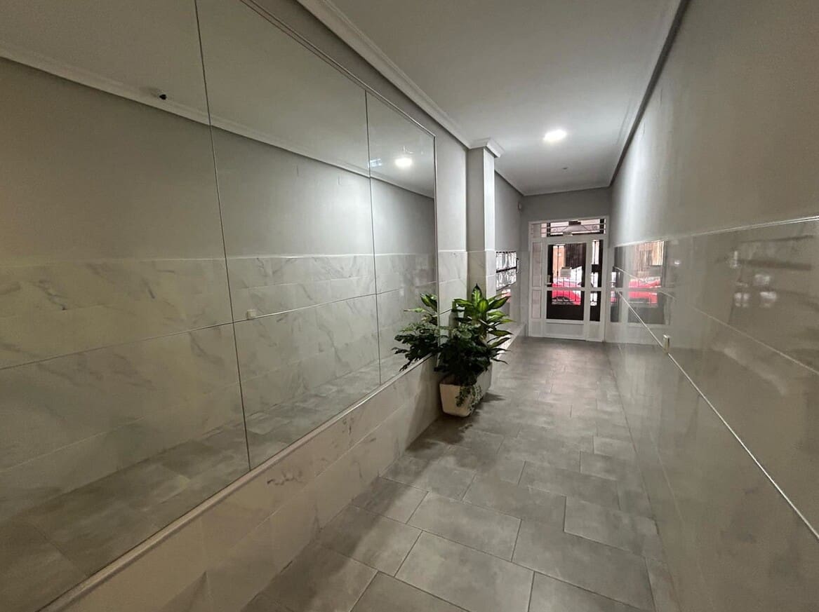 2 soverom Leilighet til salgs i Torrevieja - € 193 000 (Ref: 10174925)