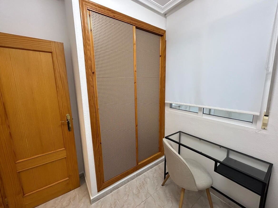 2 soverom Leilighet til salgs i Torrevieja - € 193 000 (Ref: 10174925)