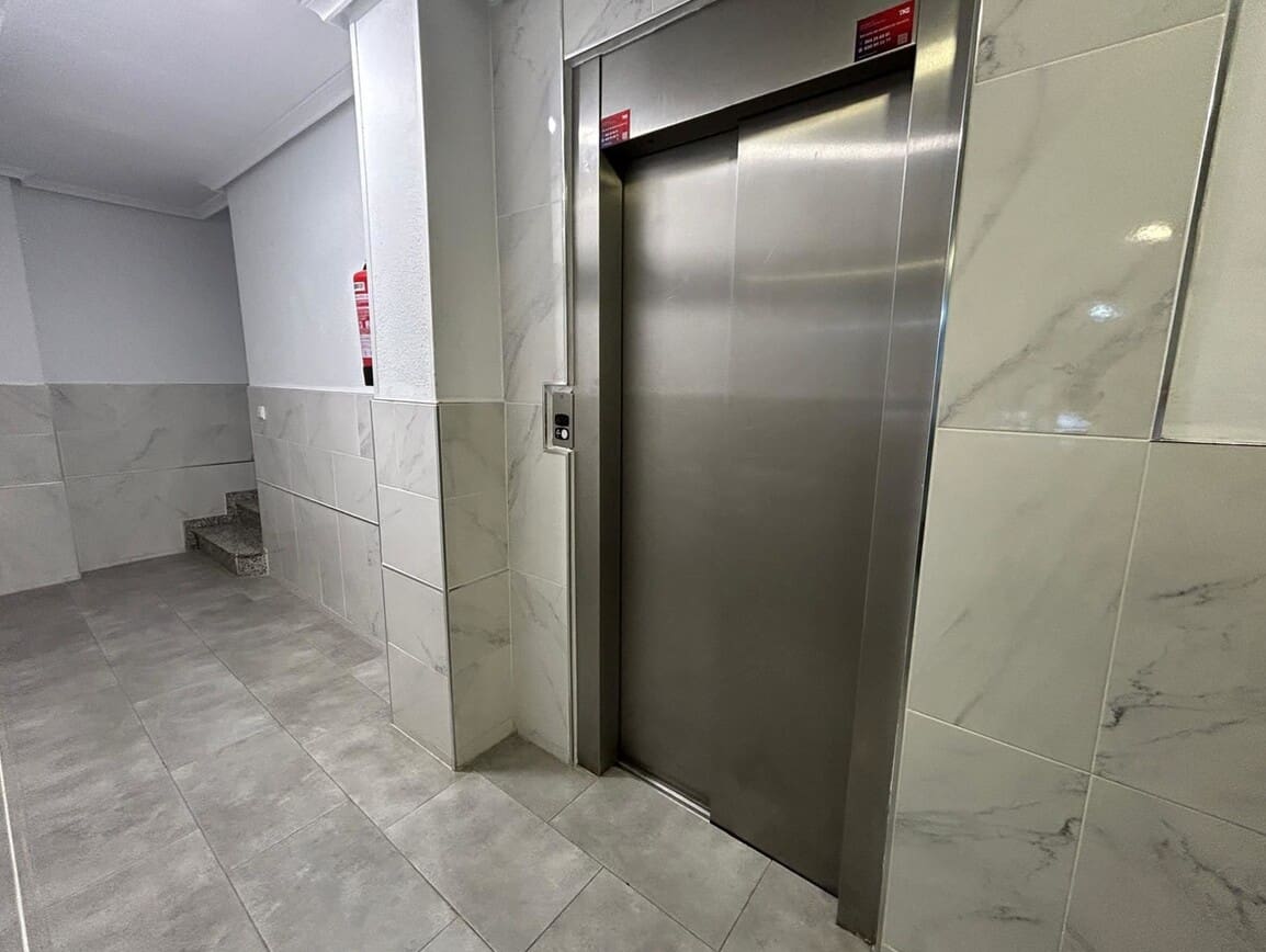 2 soverom Leilighet til salgs i Torrevieja - € 193 000 (Ref: 10174925)