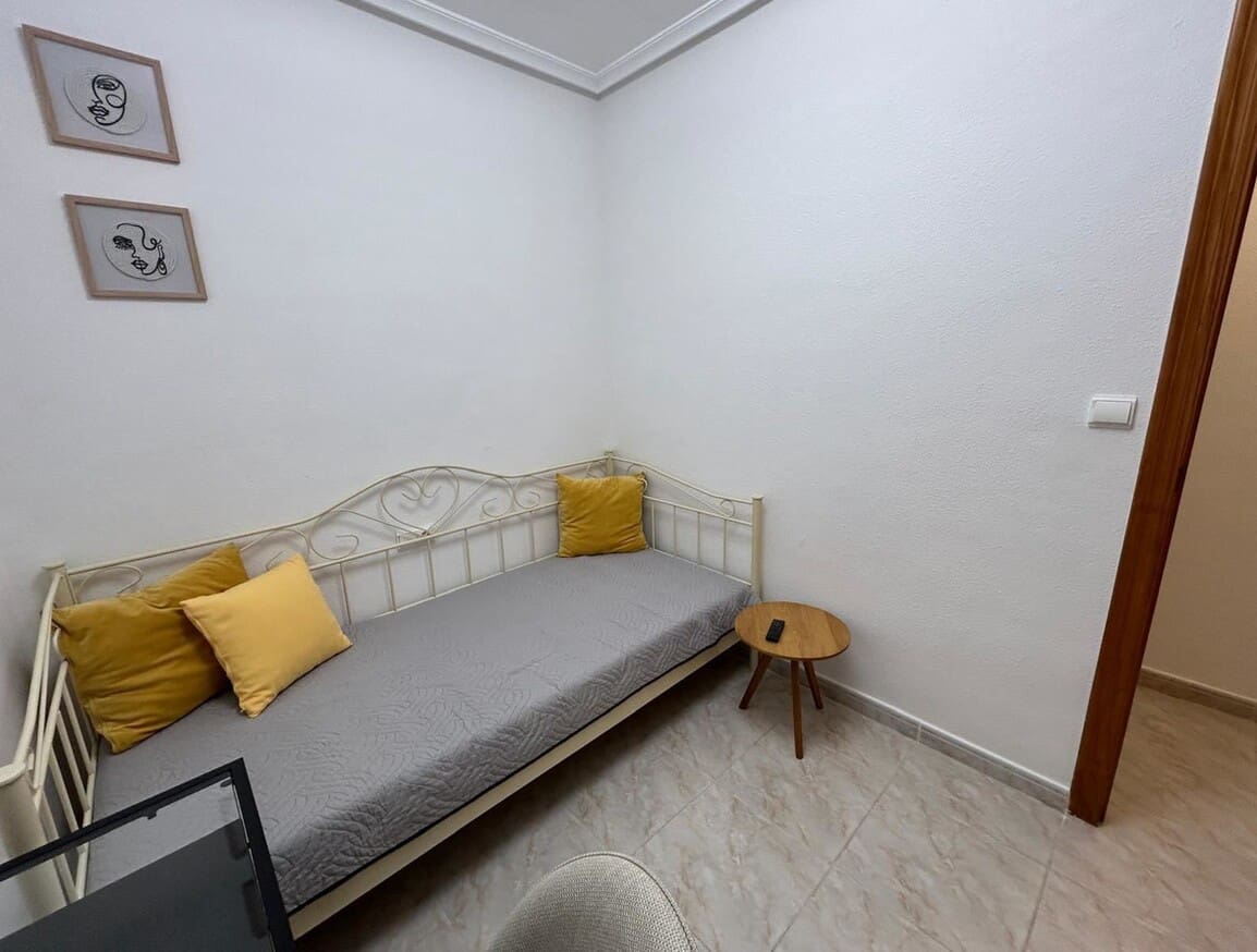2 soverom Leilighet til salgs i Torrevieja - € 193 000 (Ref: 10174925)