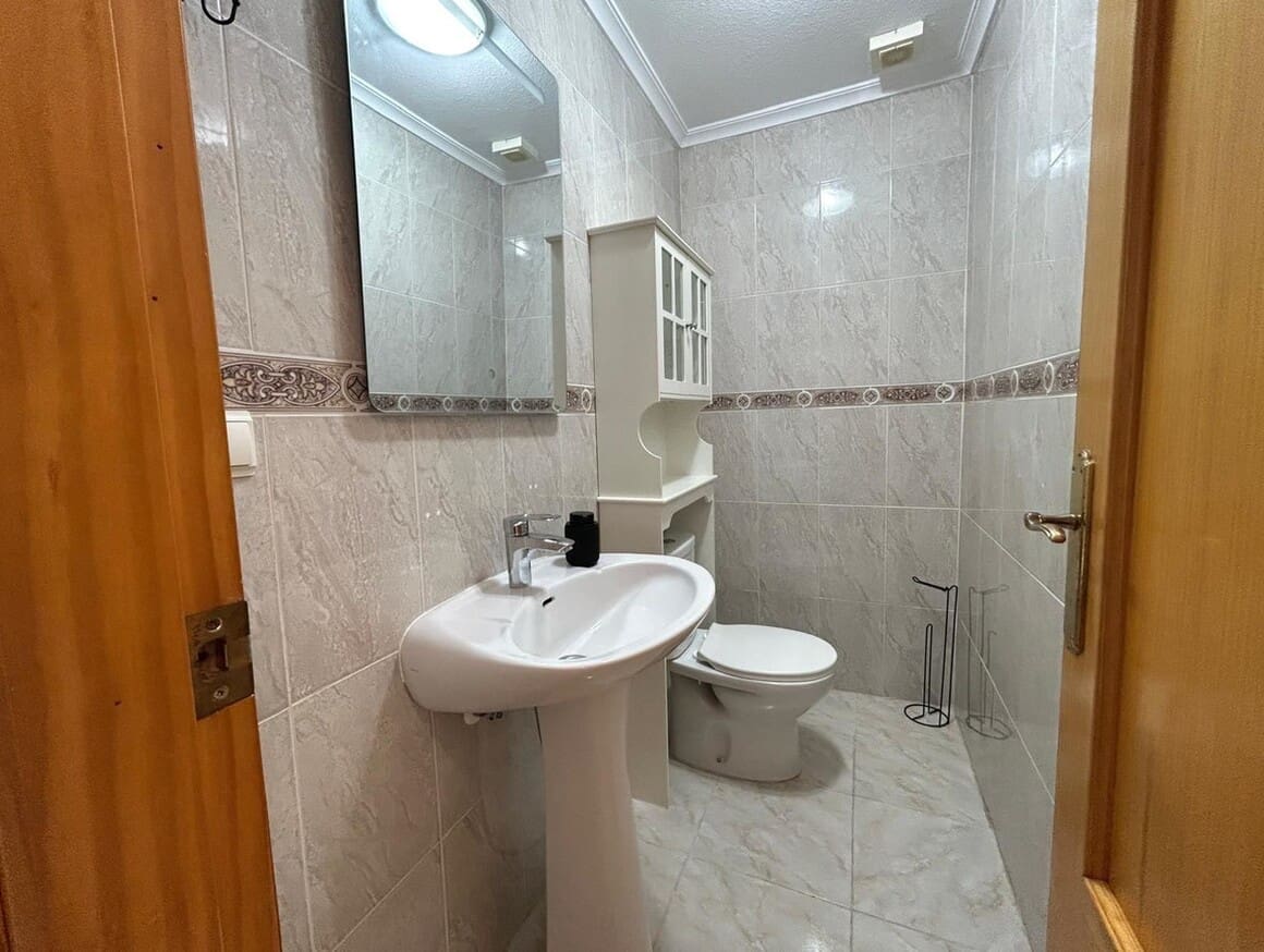 2 soverom Leilighet til salgs i Torrevieja - € 193 000 (Ref: 10174925)