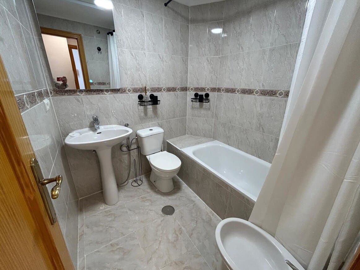 2 soverom Leilighet til salgs i Torrevieja - € 193 000 (Ref: 10174925)
