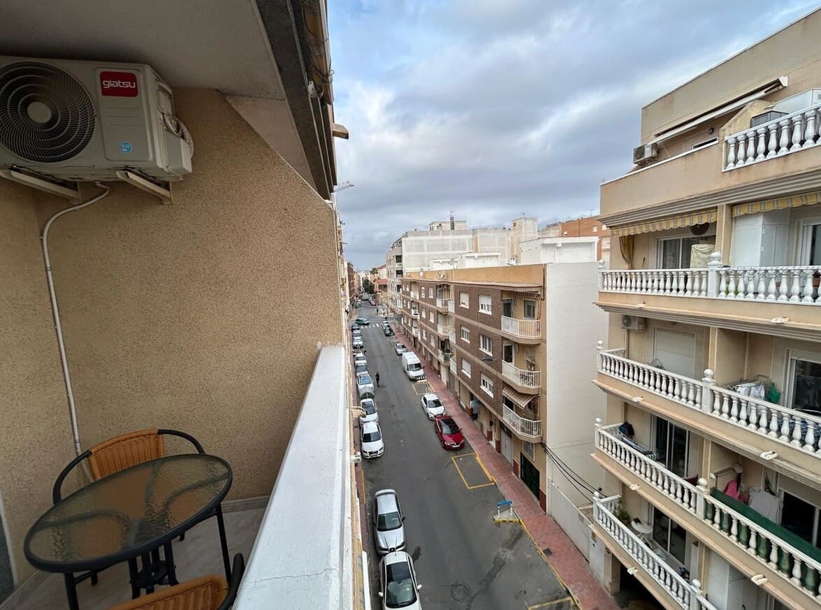 2 soverom Leilighet til salgs i Torrevieja - € 193 000 (Ref: 10174925)