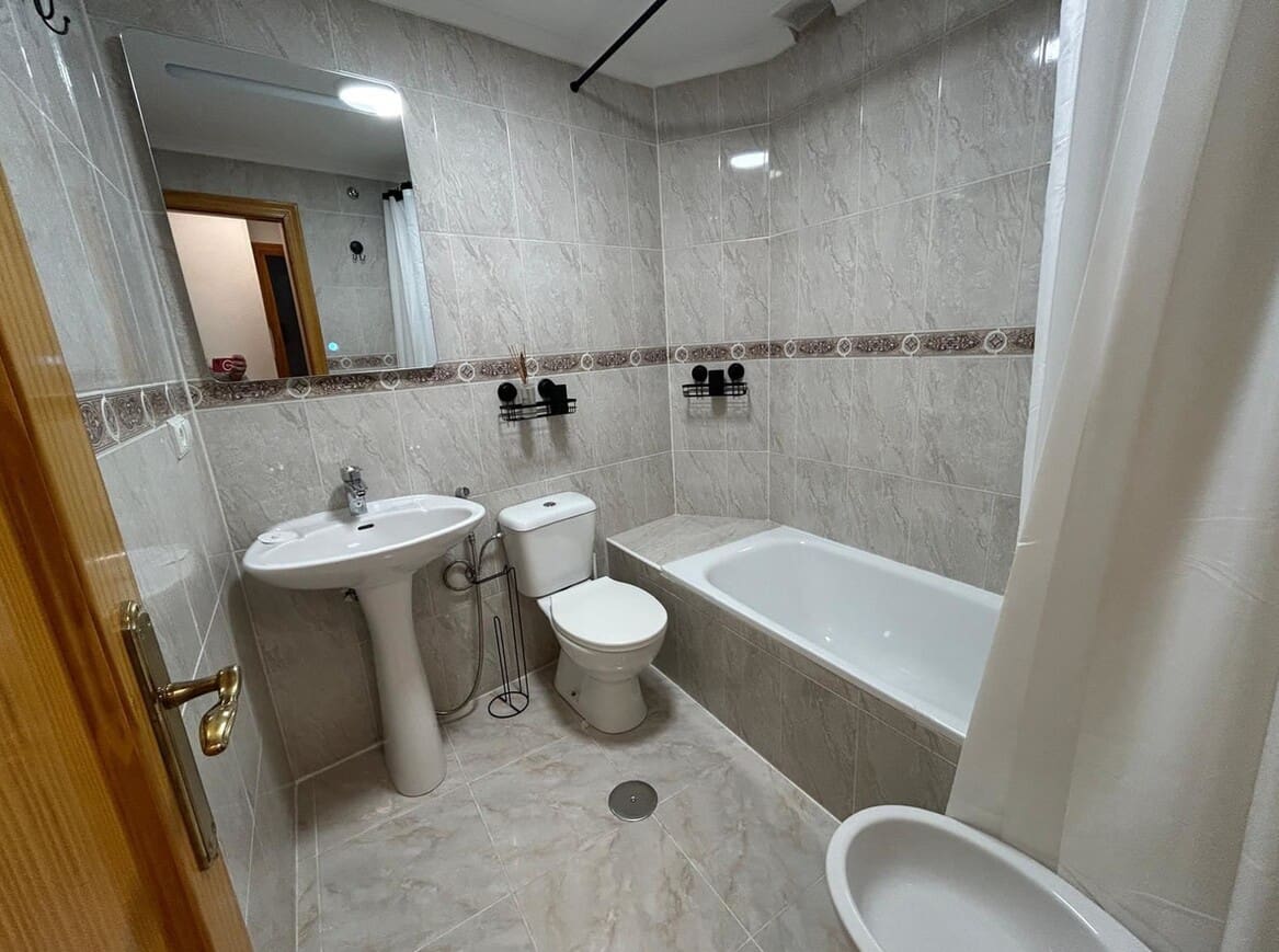 2 soverom Leilighet til salgs i Torrevieja - € 193 000 (Ref: 10174925)