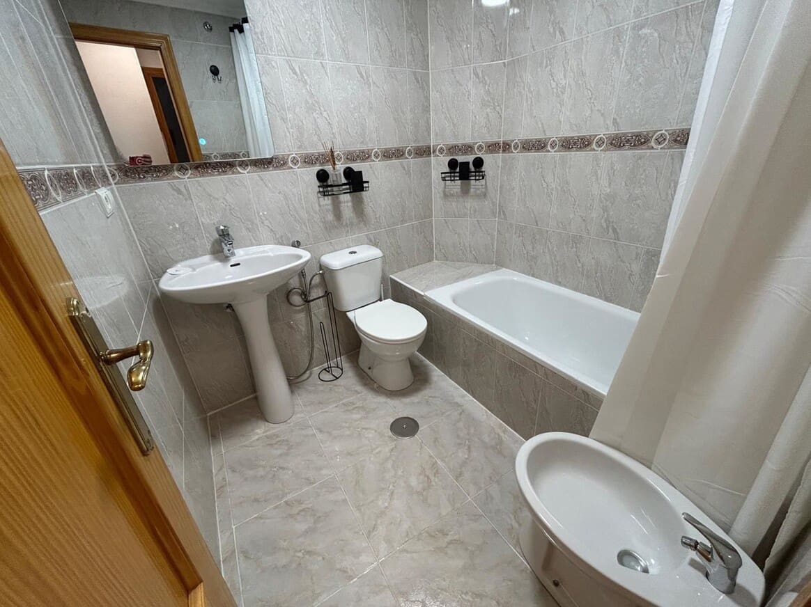 2 soverom Leilighet til salgs i Torrevieja - € 193 000 (Ref: 10174925)