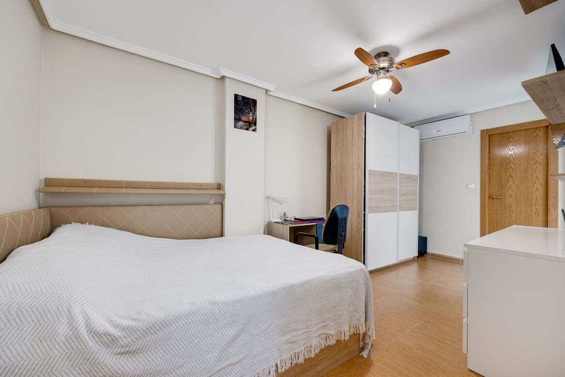 3 sovrum Lägenhet till salu i Torrevieja - 179 000 € (Ref: 10175556)