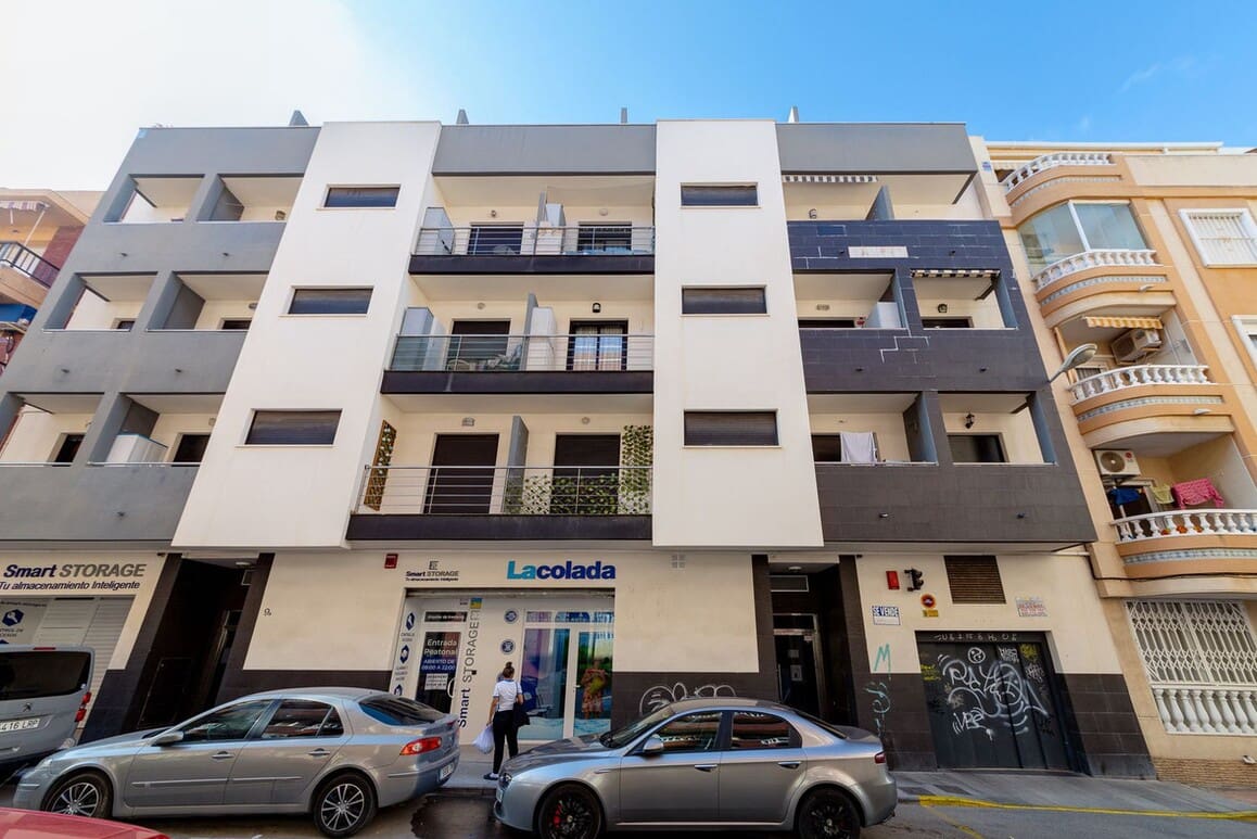 3 sovrum Lägenhet till salu i Torrevieja - 179 000 € (Ref: 10175556)