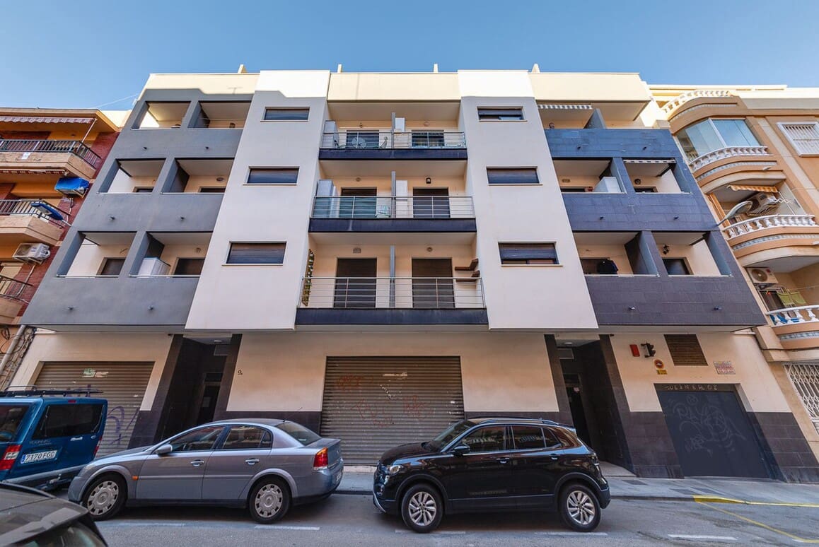 3 sovrum Lägenhet till salu i Torrevieja - 179 000 € (Ref: 10175556)