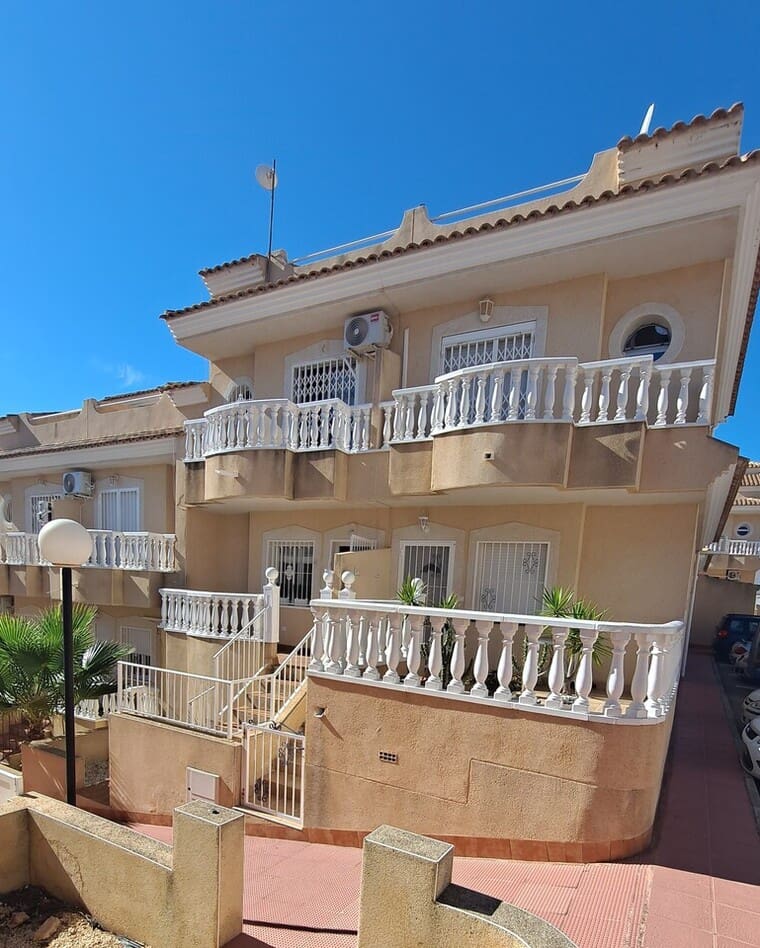 2 soverom Hus til salgs i Orihuela Costa med svømmebasseng garasje - € 194 995 (Ref: 10175871)