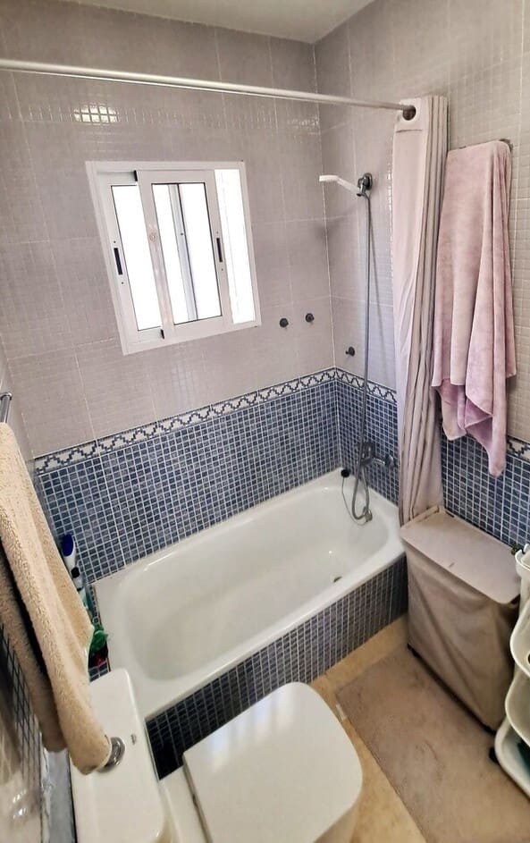 2 soverom Hus til salgs i Orihuela Costa med svømmebasseng garasje - € 194 995 (Ref: 10175871)