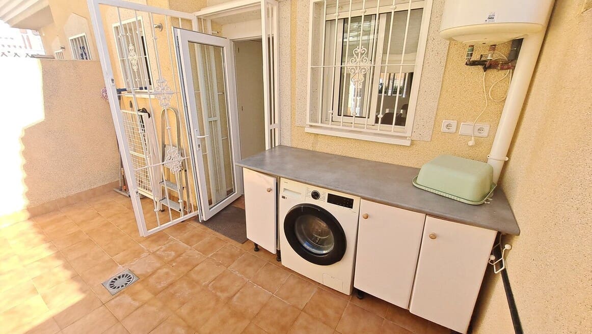 2 soverom Hus til salgs i Orihuela Costa med svømmebasseng garasje - € 194 995 (Ref: 10175871)
