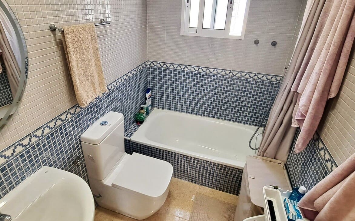 2 soverom Hus til salgs i Orihuela Costa med svømmebasseng garasje - € 194 995 (Ref: 10175871)