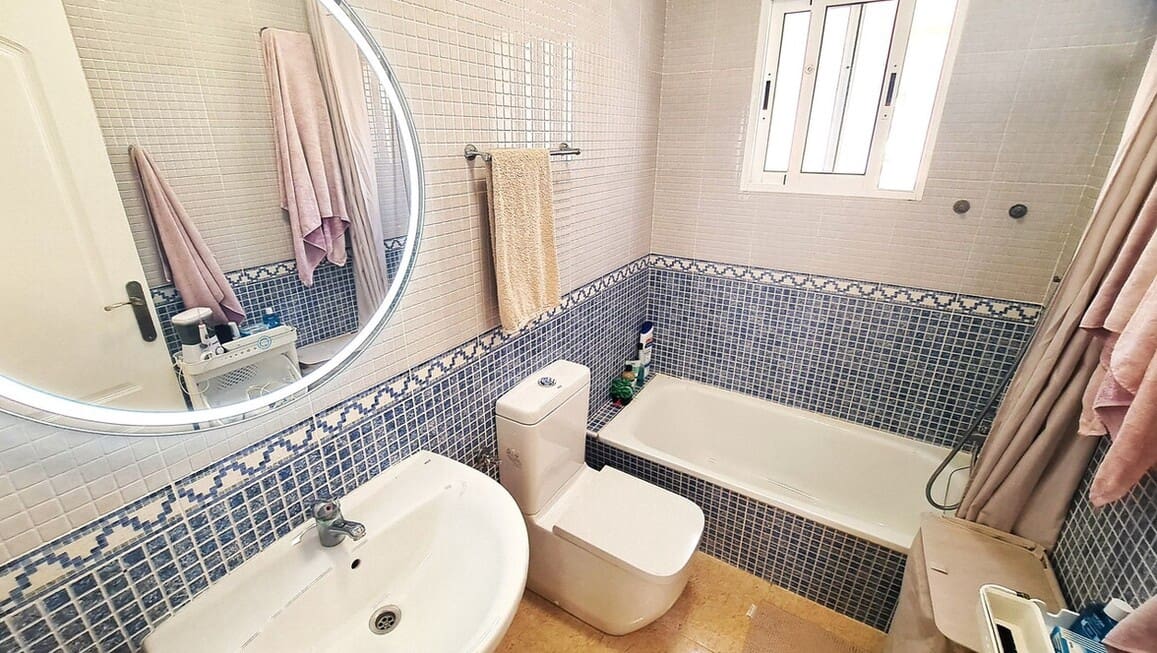 2 soverom Hus til salgs i Orihuela Costa med svømmebasseng garasje - € 194 995 (Ref: 10175871)