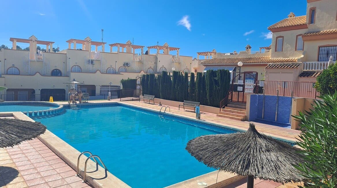 2 soverom Hus til salgs i Orihuela Costa med svømmebasseng garasje - € 194 995 (Ref: 10175871)