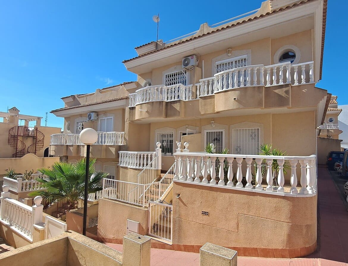 2 soverom Hus til salgs i Orihuela Costa med svømmebasseng garasje - € 194 995 (Ref: 10175871)