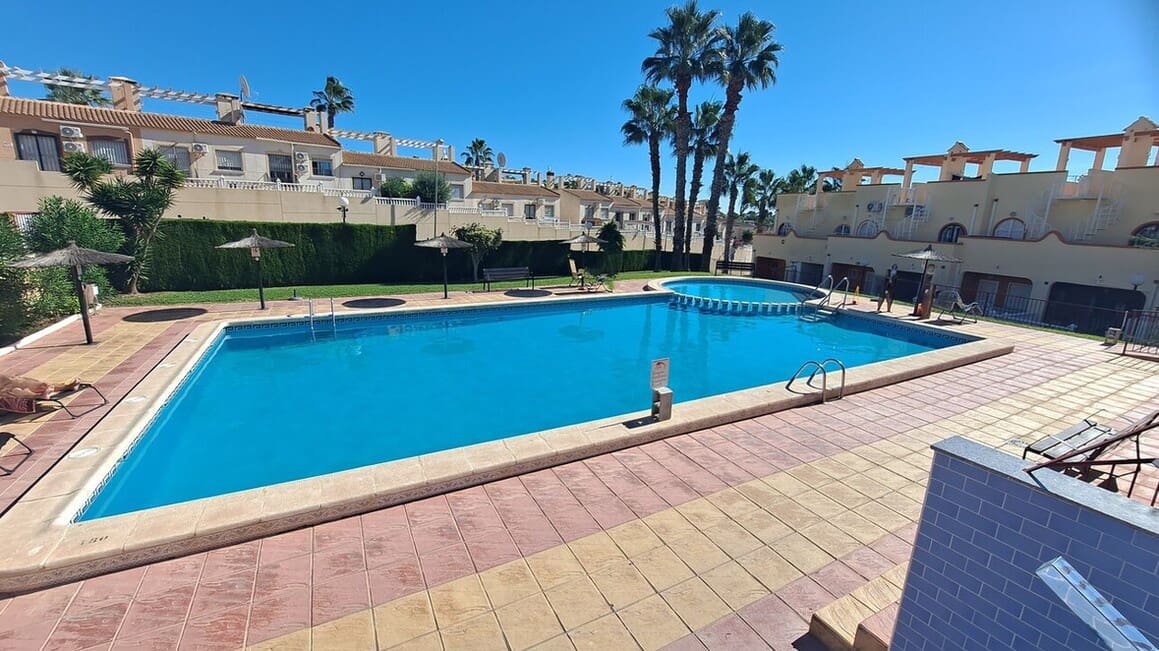 2 soverom Hus til salgs i Orihuela Costa med svømmebasseng garasje - € 194 995 (Ref: 10175871)
