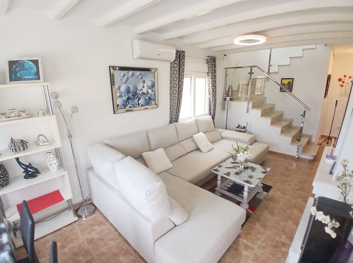 3 soveværelse Villa til salg i Orihuela Costa med swimmingpool - € 299.950 (Ref: 10175874)