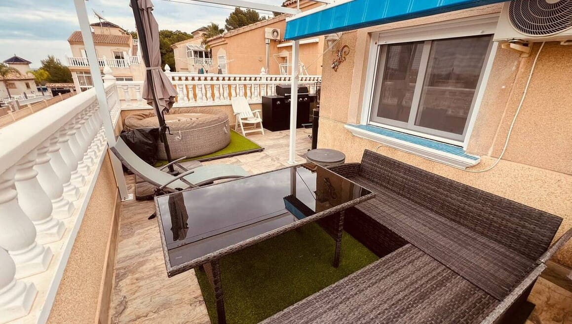 3 soveværelse Villa til salg i Orihuela Costa med swimmingpool - € 299.950 (Ref: 10175874)
