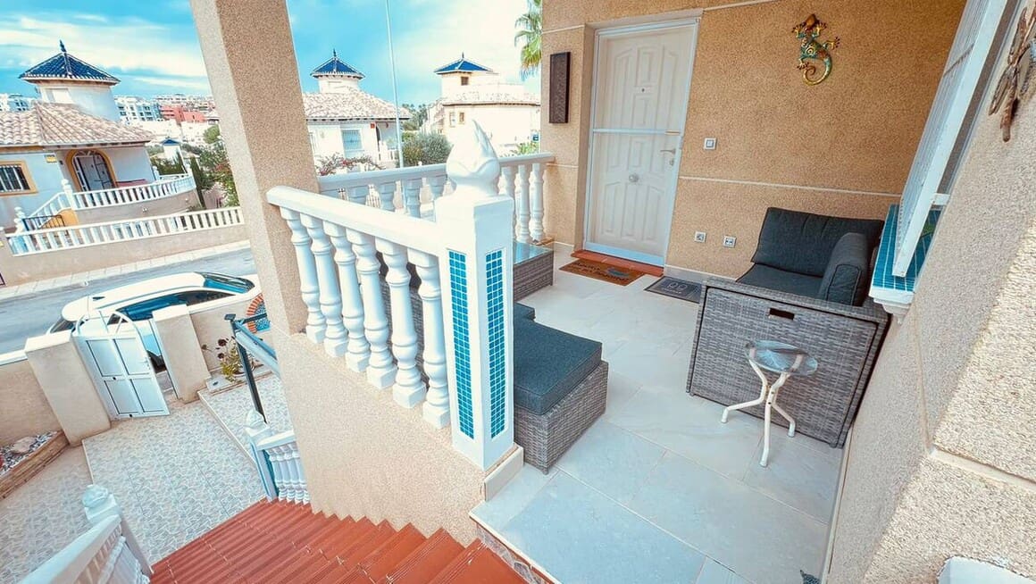 3 soveværelse Villa til salg i Orihuela Costa med swimmingpool - € 299.950 (Ref: 10175874)