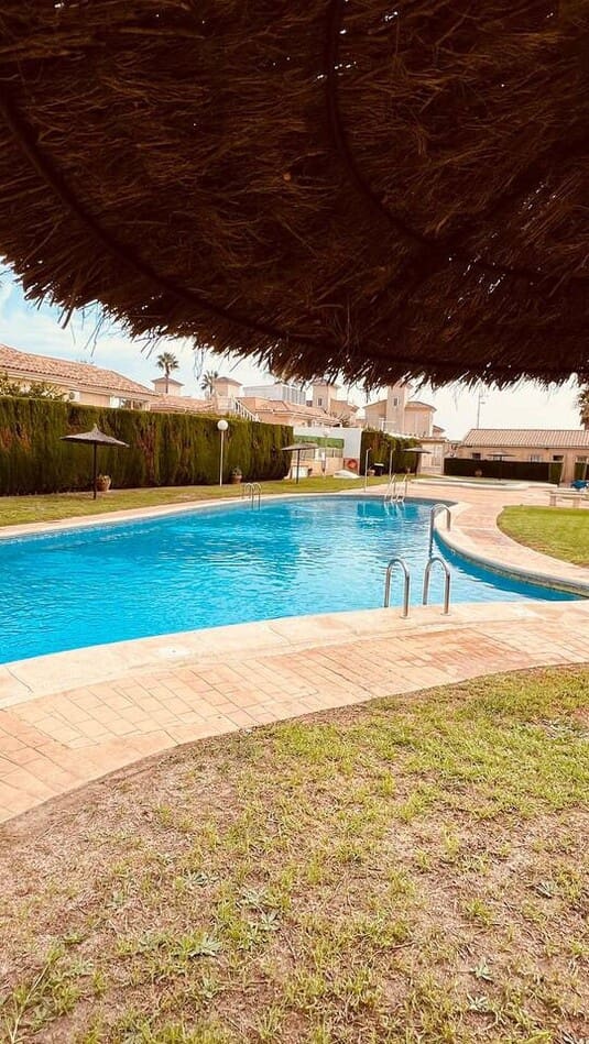 3 soveværelse Villa til salg i Orihuela Costa med swimmingpool - € 299.950 (Ref: 10175874)