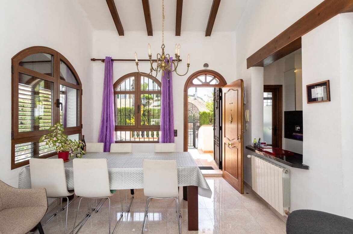 4 soveværelse Villa til salg i Orihuela Costa med swimmingpool garage - € 750.000 (Ref: 10175875)