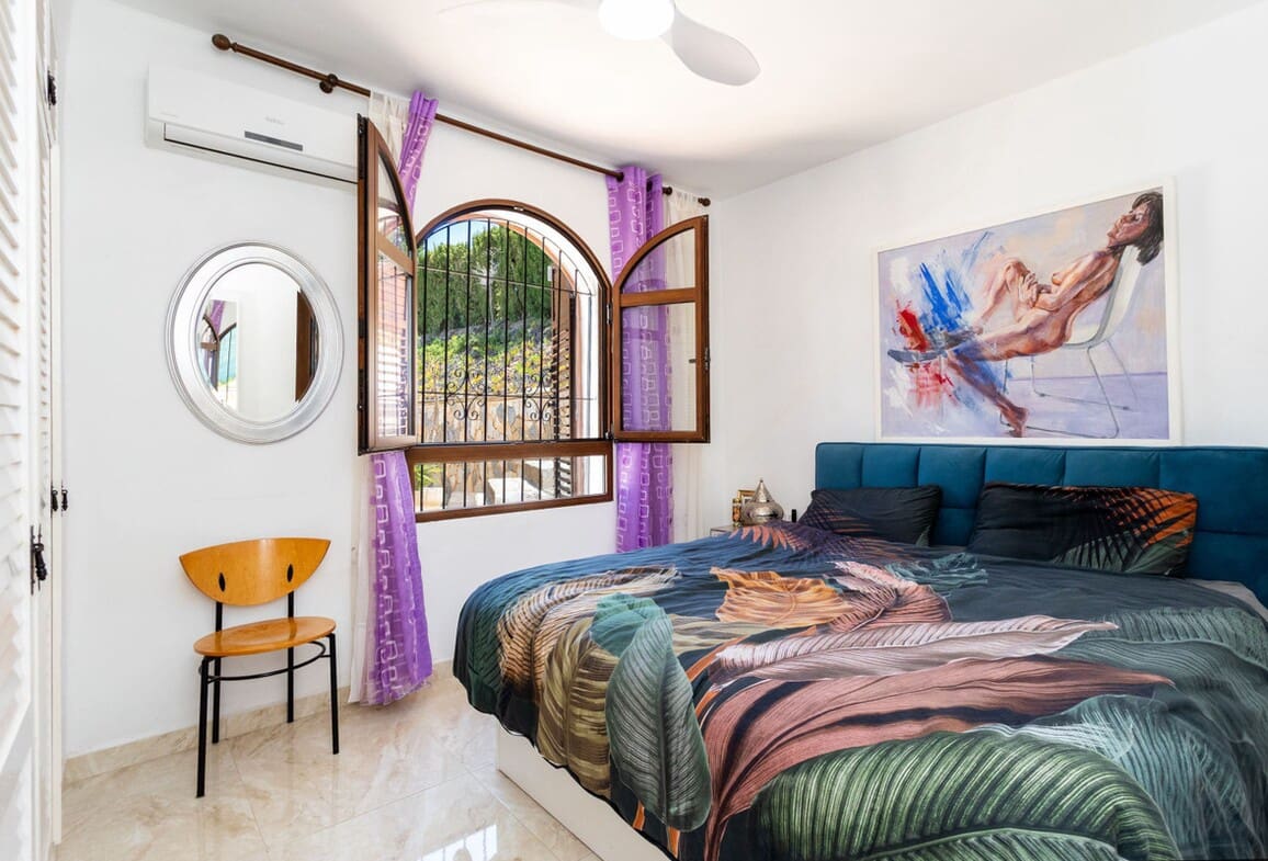 4 soveværelse Villa til salg i Orihuela Costa med swimmingpool garage - € 750.000 (Ref: 10175875)