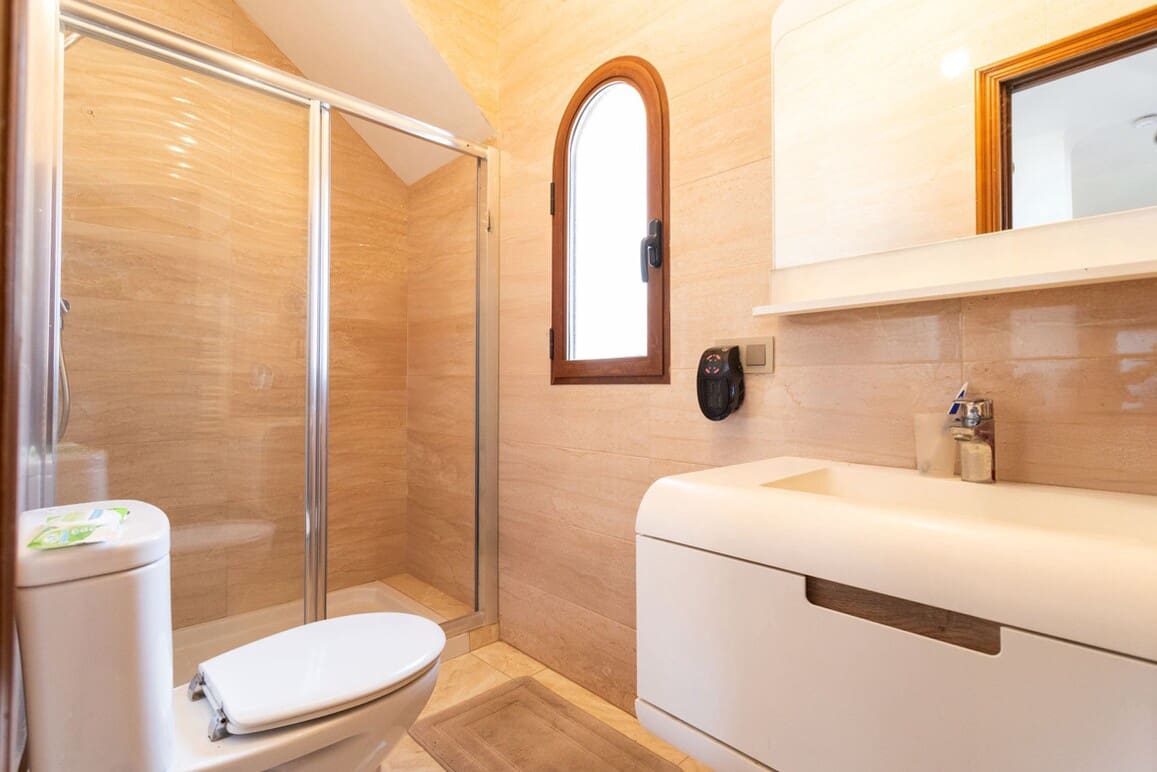 4 soveværelse Villa til salg i Orihuela Costa med swimmingpool garage - € 750.000 (Ref: 10175875)