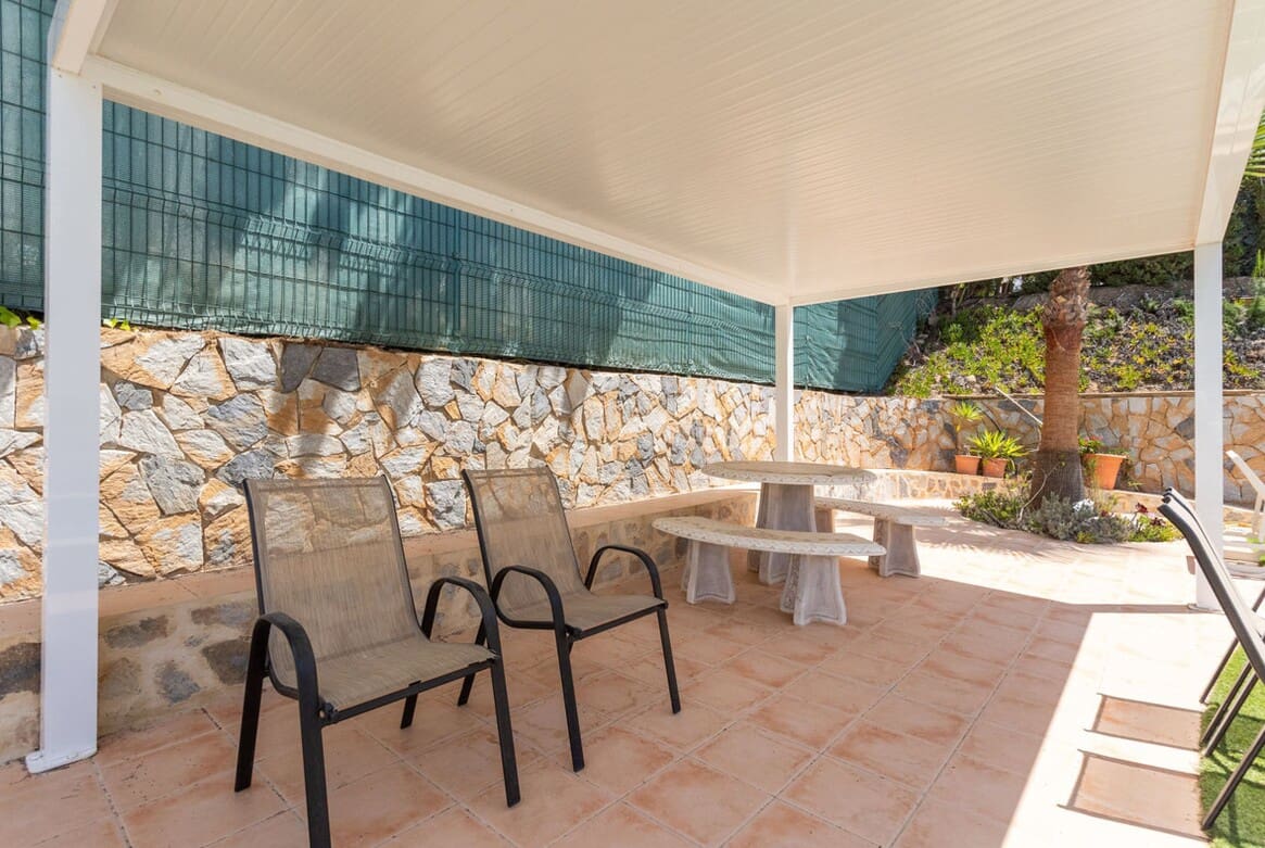 4 soveværelse Villa til salg i Orihuela Costa med swimmingpool garage - € 750.000 (Ref: 10175875)