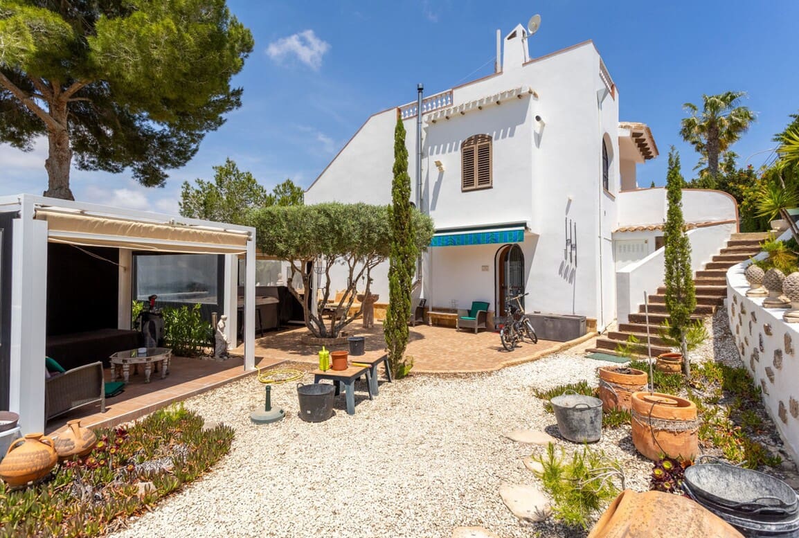 4 soveværelse Villa til salg i Orihuela Costa med swimmingpool garage - € 750.000 (Ref: 10175875)